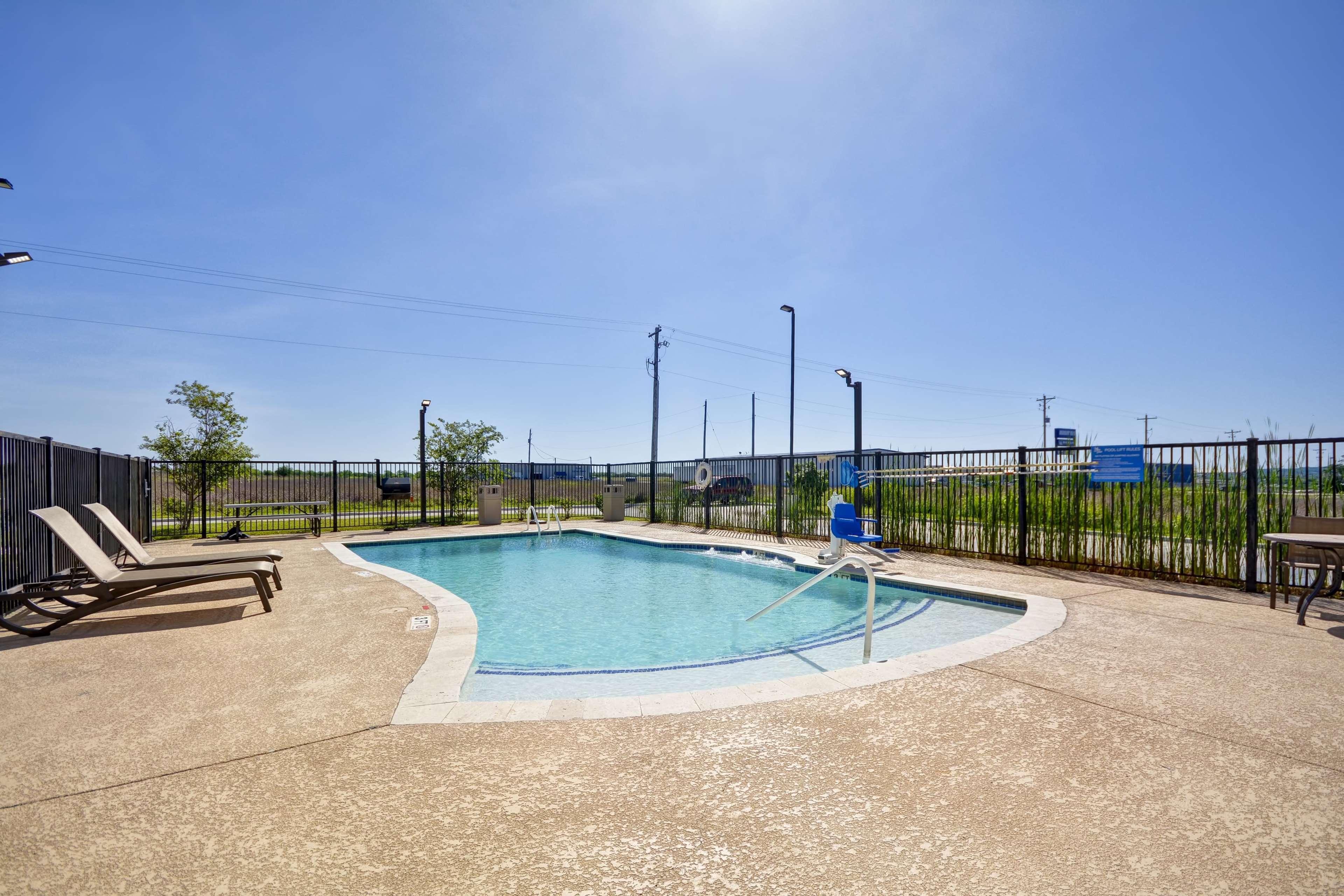 Hampton Inn Kenedy מראה חיצוני תמונה